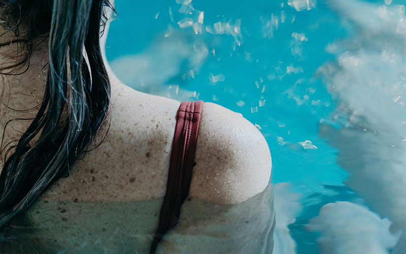 Womens shoulder in the pool